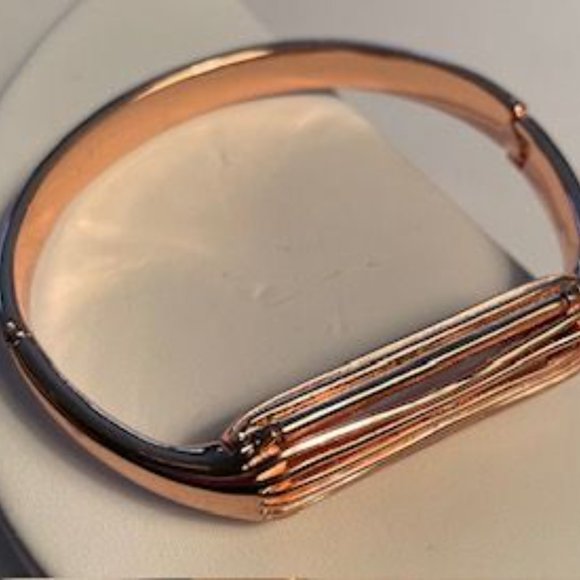 🛍️FREE w/$15☀️ Rose Gold Tone Bracelet Fits 6 1/2 - Picture 3 of 7